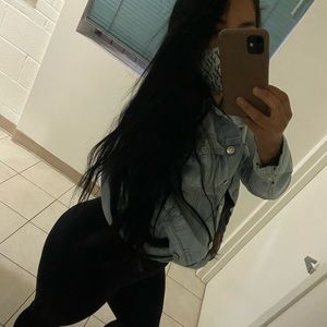 Meet your Posher, Andrea alejandra